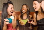 Миф: похмелье одинаково как у мужчин, так и у женщин.
ФАКТ: гуляя с друзьями, следите за тем, что вы пьете. При одних и тех напитках женщины пьянеют намного быстрее мужчин. Этому есть объяснение. У мужчин больший процент жидкости в организме, который и помогает разжижать потребляемый алкоголь. Поэтому, когда женщина и мужчина выпивают одно и тоже количество алкоголя, у женщин в кровь попадает намного больше алкоголя, чем у мужчин.